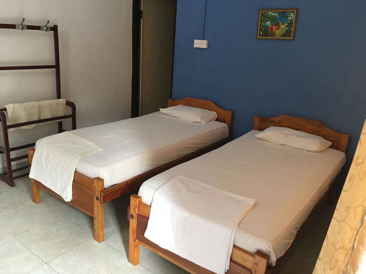 Gnaanams Hotel And Restaurant Dżafna Zewnętrze zdjęcie